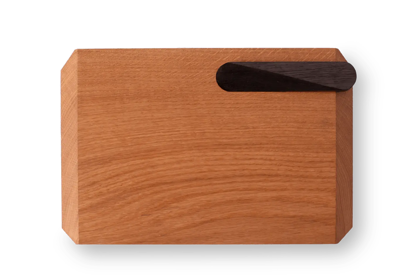 Nachhaltiges Produktdesign von Janick Entrop: 'Aufgestrichen'-Frühstücksbrett aus Eschenholz mit ergonomischer Form.