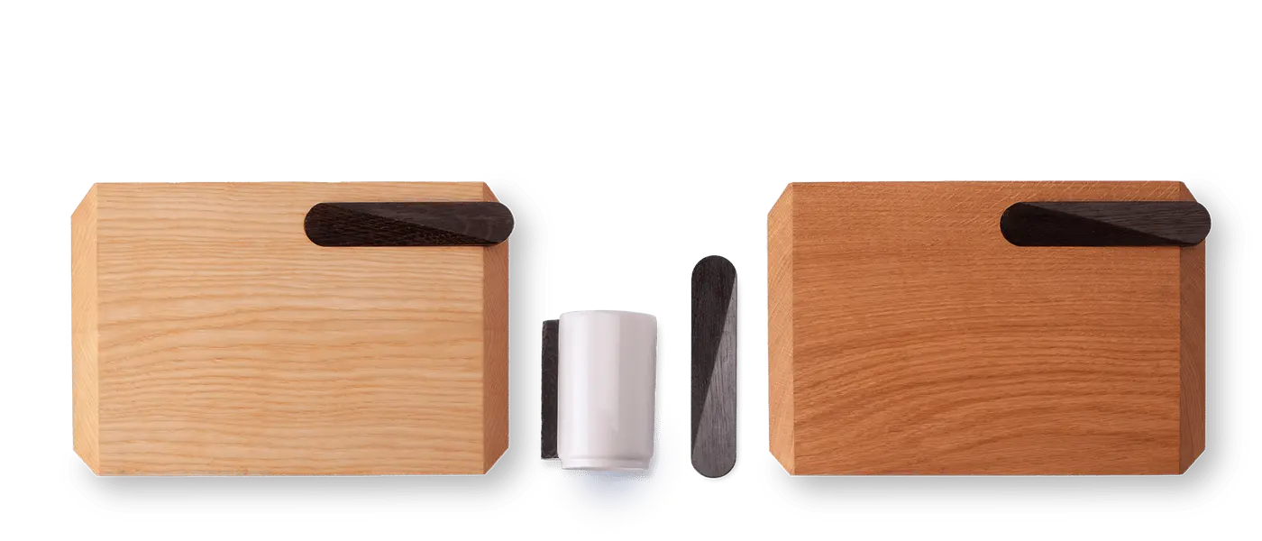 Industriedesign Frühstücksset 'Aufgestrichen' von Janick Entrop – nachhaltiges Produktdesign aus Holz und Porzellan, minimalistisch gestaltet.